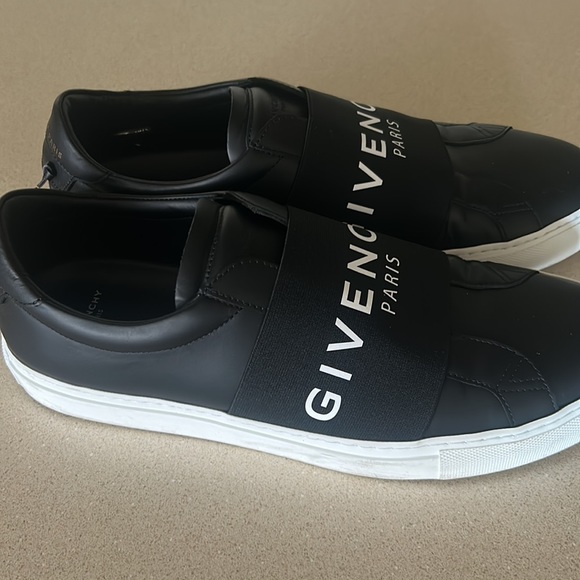 GIVENCHY PARIS URBAN STREET SNEAKERS WHITE/BLACK - Picture 5 of 15